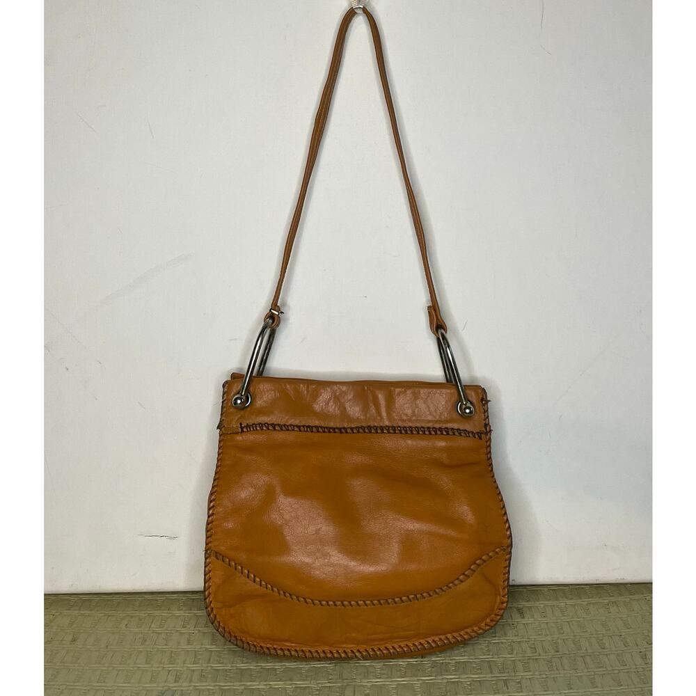 VTG Cognac Leather Shoulder Bag with Metal Frame & Whipstitch Detail 70s boho